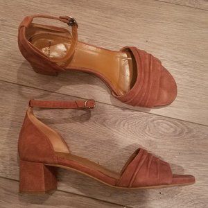 Aquatalia Brown Suede Block Heel Low Sandals w/Ankle Strap LIKE NEW! 7